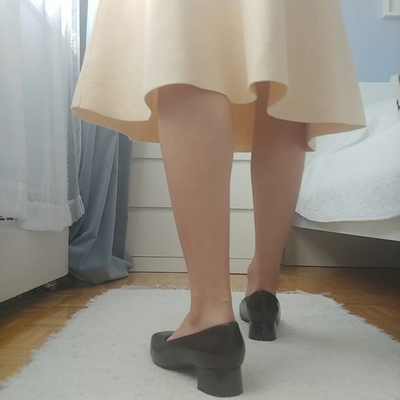 Brown Leather Pumps Size 10W - Picture 4 of 10